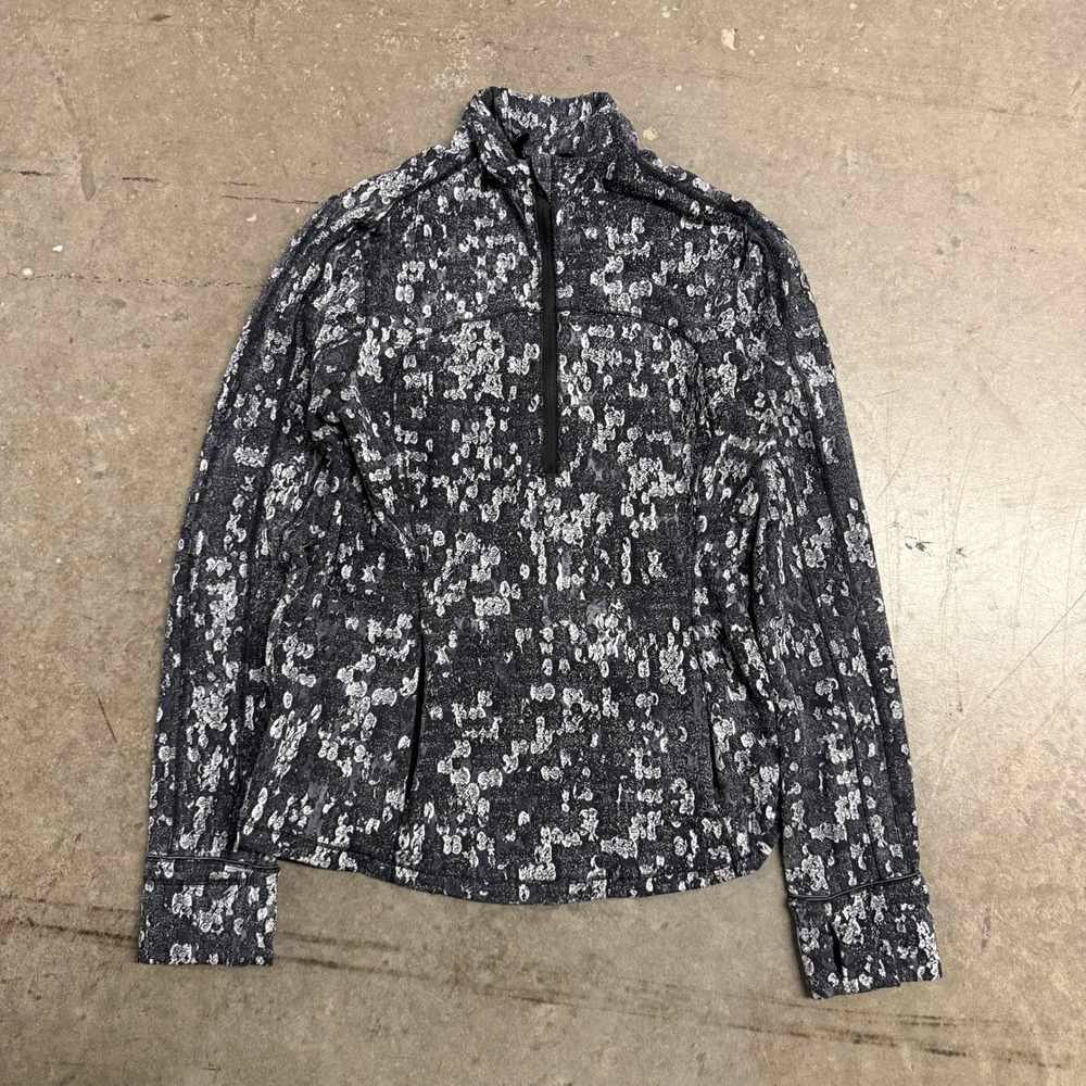 Lululemon Half Zip Pullover Black White Floral Abstract Print Thumbholes Top